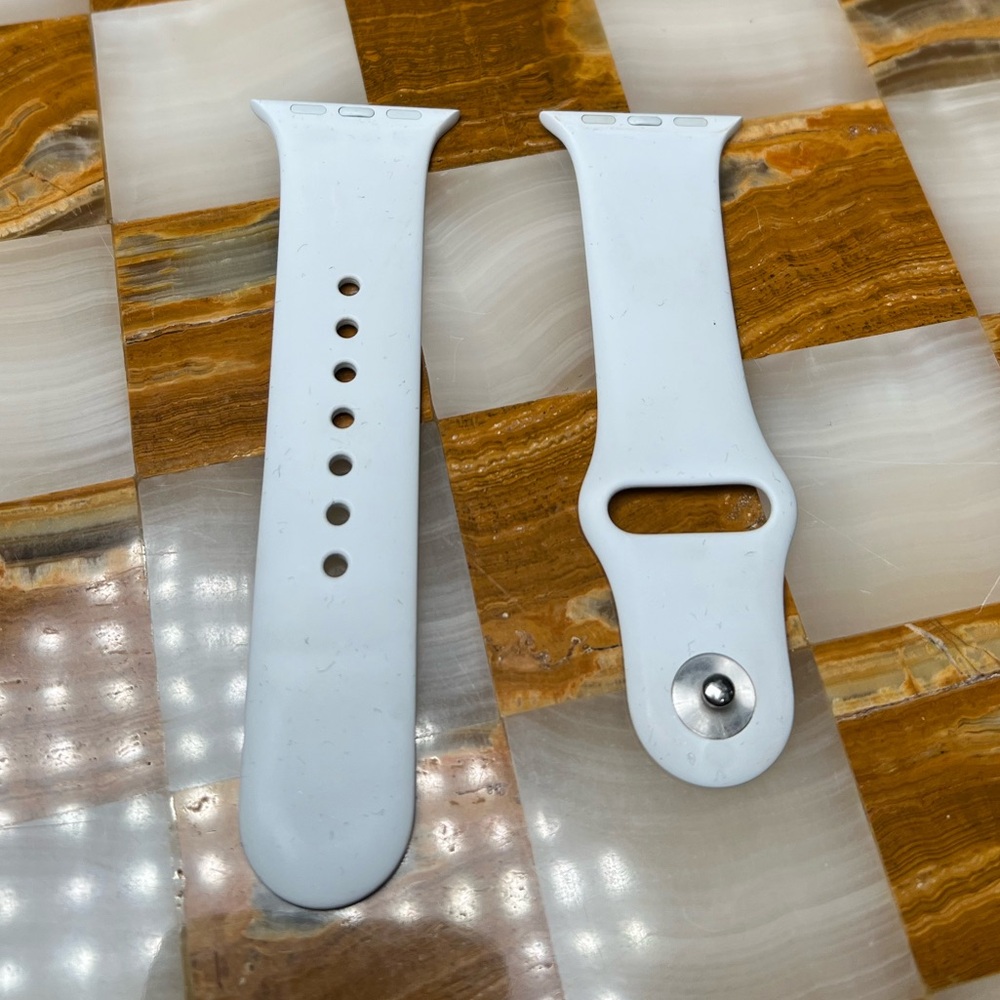 40mm Apple Watch Sport band in White with S/M